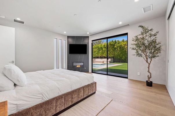 Bedroom, Fireplace, Interior, Recessed Lighting, Wood Texture Flooring