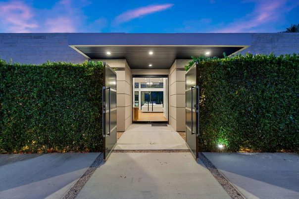 Exterior, Facade, None