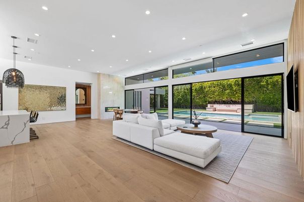 Interior, Living room, Pendant Lights, Recessed Lighting, Wood Texture Flooring