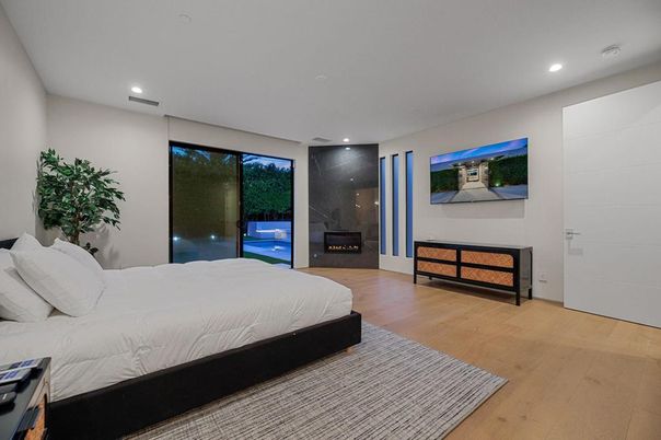 Bedroom, Fireplace, Interior, Recessed Lighting, Wood Texture Flooring