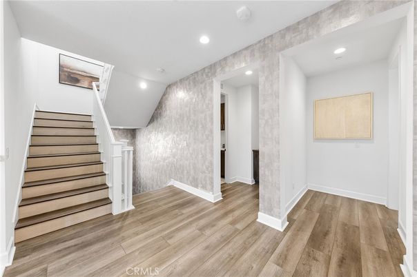 Interior, Recessed Lighting, Wood Texture Flooring
