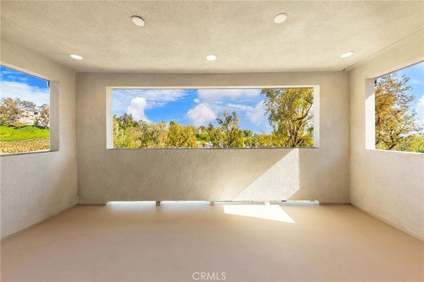Empty room, Interior, Recessed Lighting