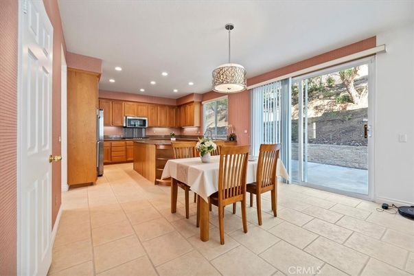 Dining room, Interior, Kitchen, Pendant Lights, Recessed Lighting, Stainless Steel Appliances