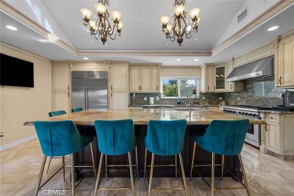 Chandelier, Interior, Kitchen, Recessed Lighting, Stainless Steel Appliances