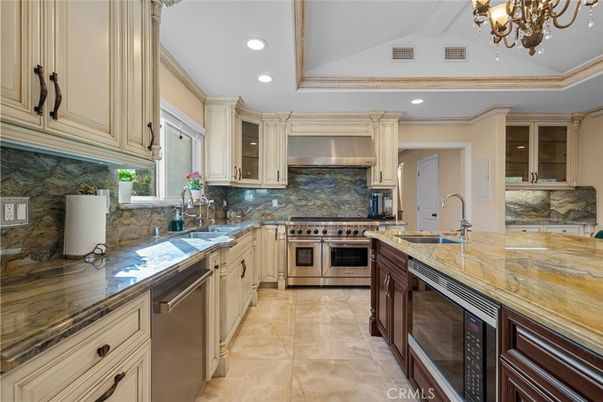 Chandelier, Interior, Kitchen, Recessed Lighting, Stainless Steel Appliances