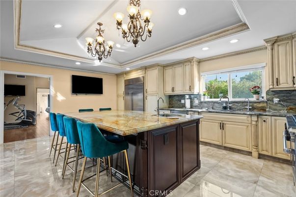 Chandelier, Interior, Kitchen, Recessed Lighting, Stainless Steel Appliances