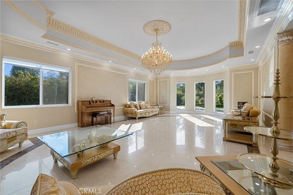 Chandelier, Interior, Piano, Recessed Lighting