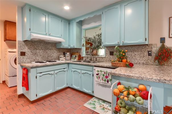 Interior, Kitchen, Recessed Lighting, Washer