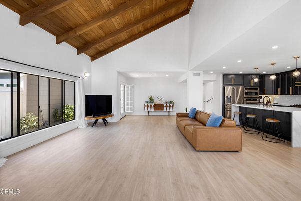 Interior, Kitchen, Living room, Pendant Lights, Recessed Lighting, Stainless Steel Appliances, Wooden Beams, Wooden Ceilings, Wood Texture Flooring