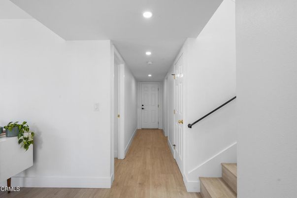 Interior, Recessed Lighting, Wood Texture Flooring