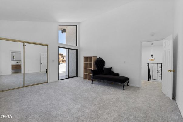 Empty room, Interior, Pendant Lights