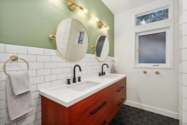 Bathroom, Dual Sink Vanities, Interior