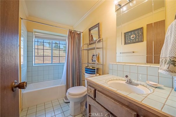 Bathroom, Interior, Tile Countertops