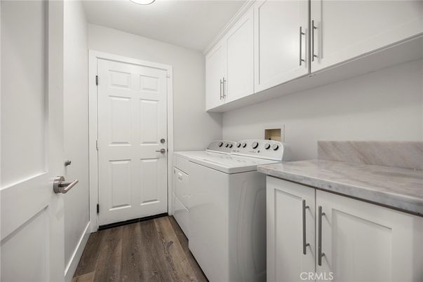Interior, Washer, Wood Texture Flooring