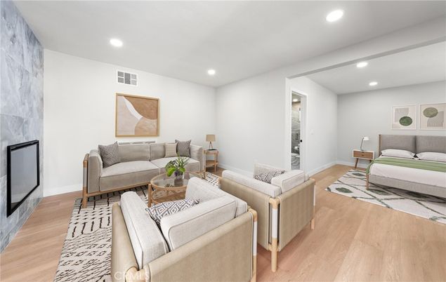 Interior, Living room, Recessed Lighting, Wood Texture Flooring