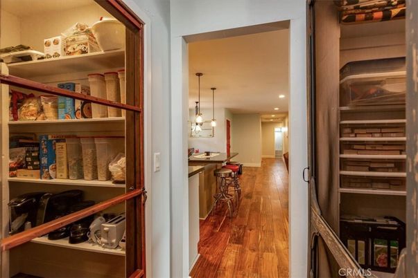 Interior, Pendant Lights, Recessed Lighting, Wood Texture Flooring