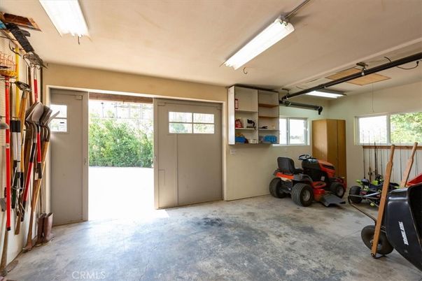 Garage, Interior