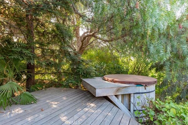 Exterior, Hot Tub