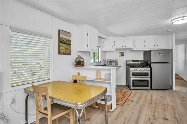 Dining room, Interior, Kitchen, Stainless Steel Appliances, Wood Texture Flooring