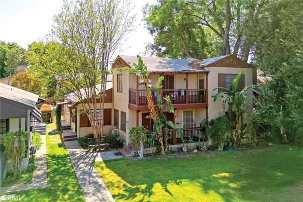 Backyard, Exterior, Facade, Modern