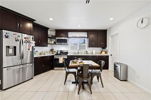 Dining room, Interior, Kitchen, Recessed Lighting, Stainless Steel Appliances