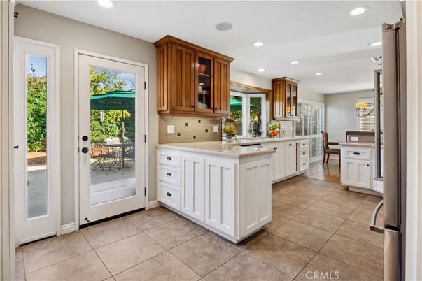 Dining room, Interior, Kitchen, Recessed Lighting