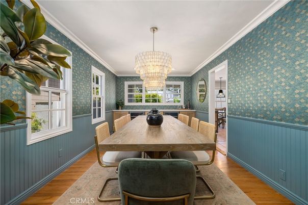 Chandelier, Dining room, Interior, Wood Texture Flooring