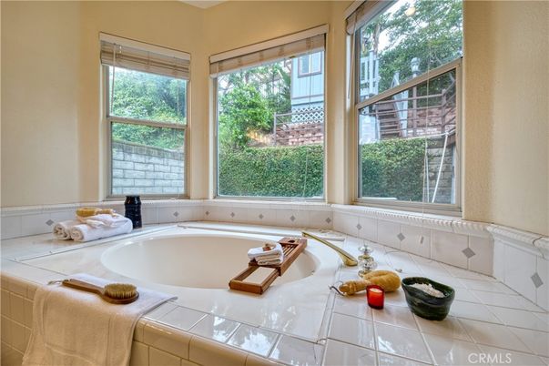 Bathroom, Interior, Tile Countertops