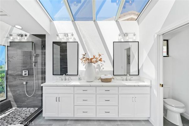 Bathroom, Dual Sink Vanities, Glass Ceilings, Glass Shower, Interior