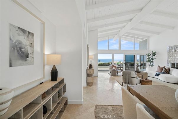 Interior, Living room, Water