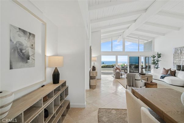 Interior, Living room, Water