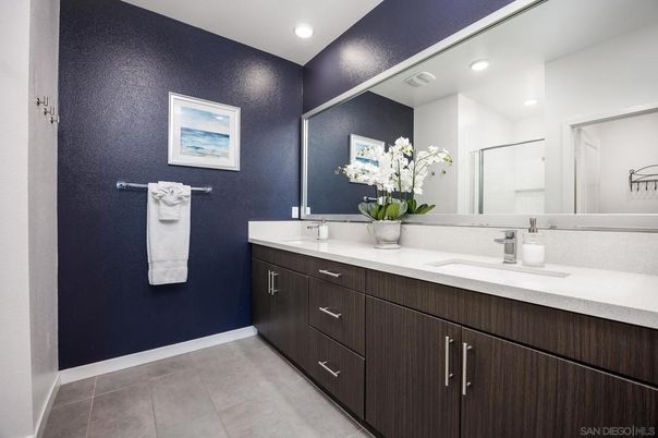 Bathroom, Dual Sink Vanities, Interior, Recessed Lighting