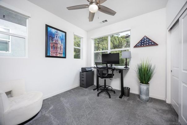 Home Office, Interior