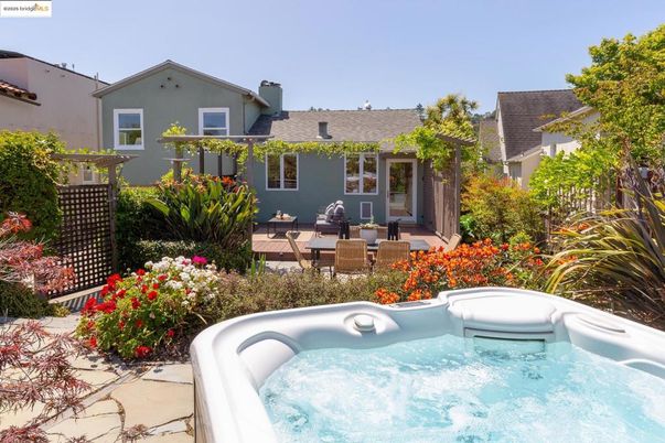 Exterior, Hot Tub
