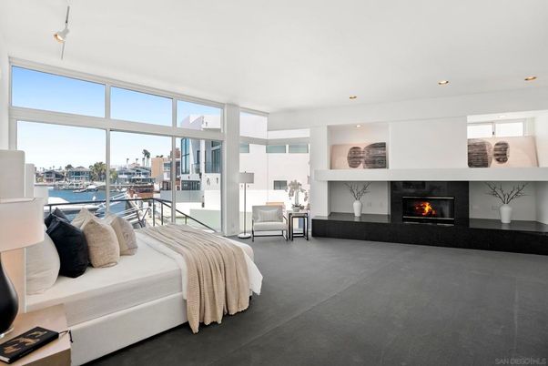 Bedroom, Fireplace, Interior, Recessed Lighting, Water