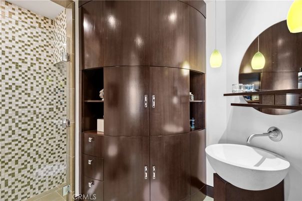 Bathroom, Interior, Pendant Lights