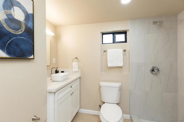 Bathroom, Interior, Recessed Lighting
