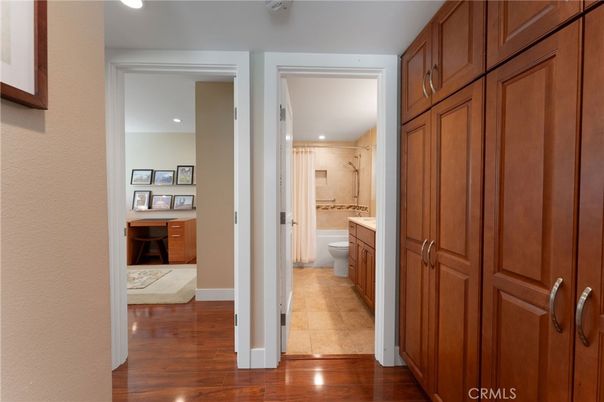 Bathroom, Interior, Recessed Lighting, Wood Texture Flooring