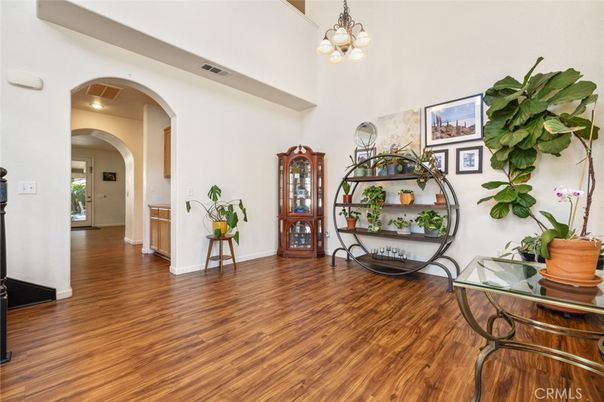 Interior, Pendant Lights, Wood Texture Flooring