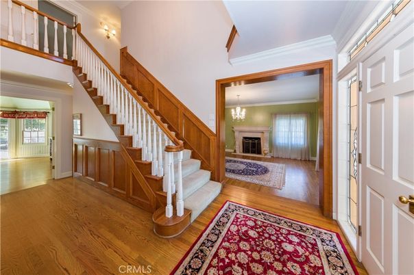 Chandelier, Fireplace, Interior, Wood Texture Flooring