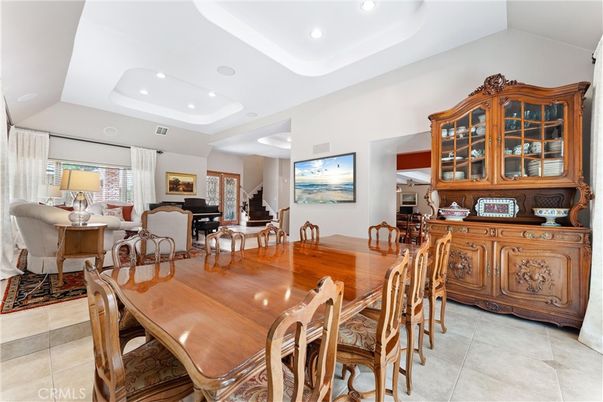 Dining room, Interior, Living room, Piano, Recessed Lighting