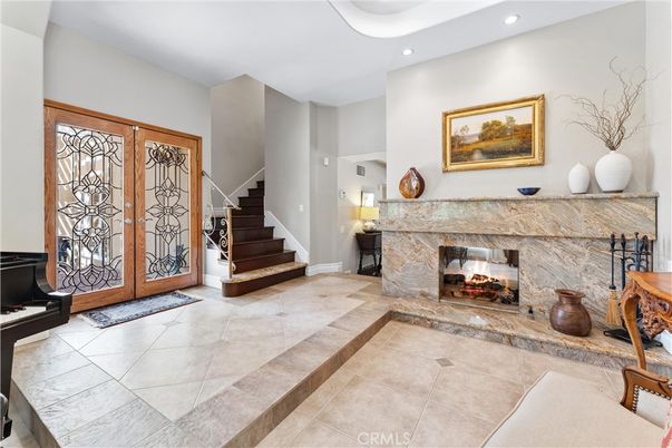 Fireplace, Interior, Recessed Lighting