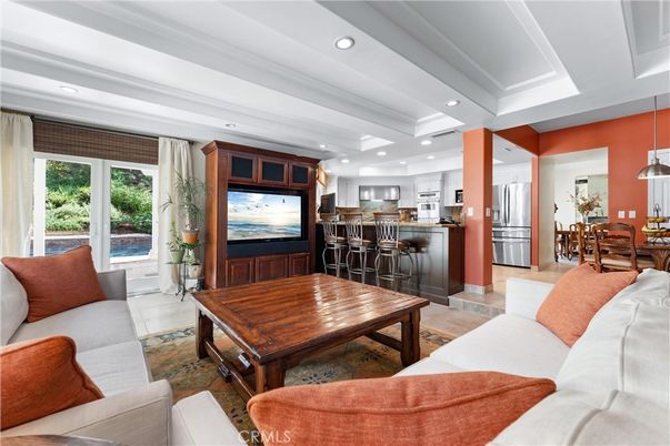 Dining room, Interior, Kitchen, Living room, Pendant Lights, Recessed Lighting, Stainless Steel Appliances