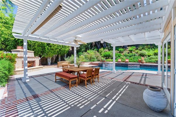 Exterior, Fireplace, Pool
