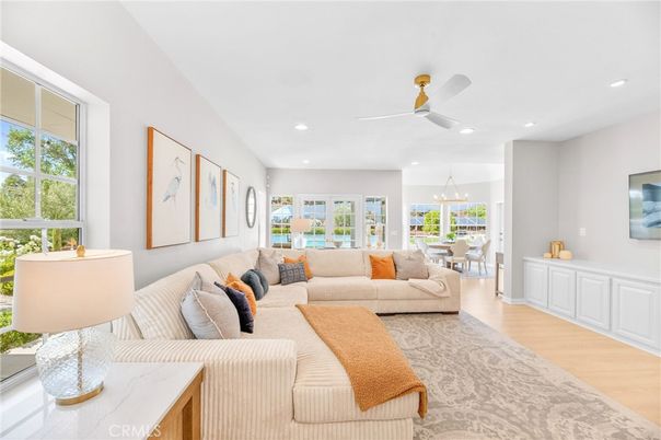 Chandelier, Dining room, Interior, Living room, Pendant Lights, Recessed Lighting, Wood Texture Flooring