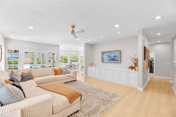Dining room, Interior, Living room, Pendant Lights, Recessed Lighting, Wood Texture Flooring