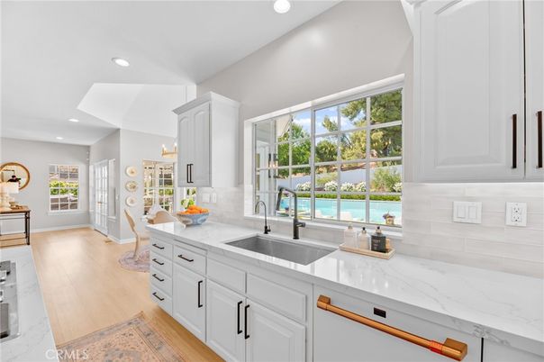 Interior, Kitchen, Recessed Lighting, Water, Wood Texture Flooring