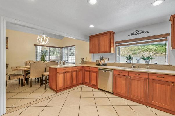 Dining room, Interior, Kitchen, Recessed Lighting