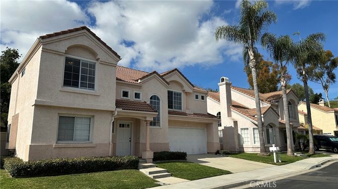 Attached, Exterior, Facade, Mediterranean