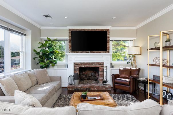 Fireplace, Interior, Living room, Recessed Lighting